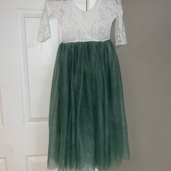 Flower girl - Picture 3 of 3